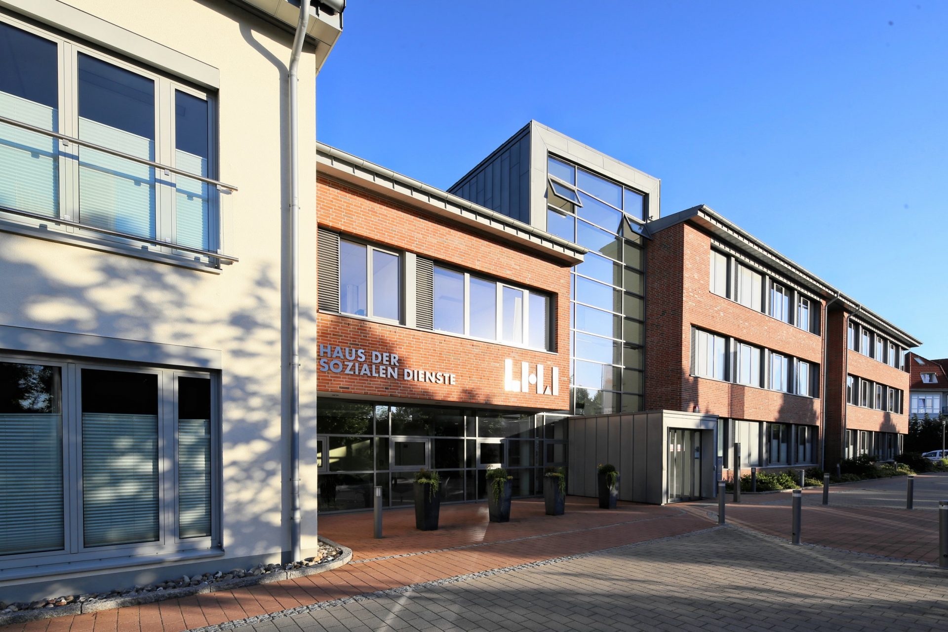 Neubau Haus der sozialen Dienste in Mölln Janiak + Lippert